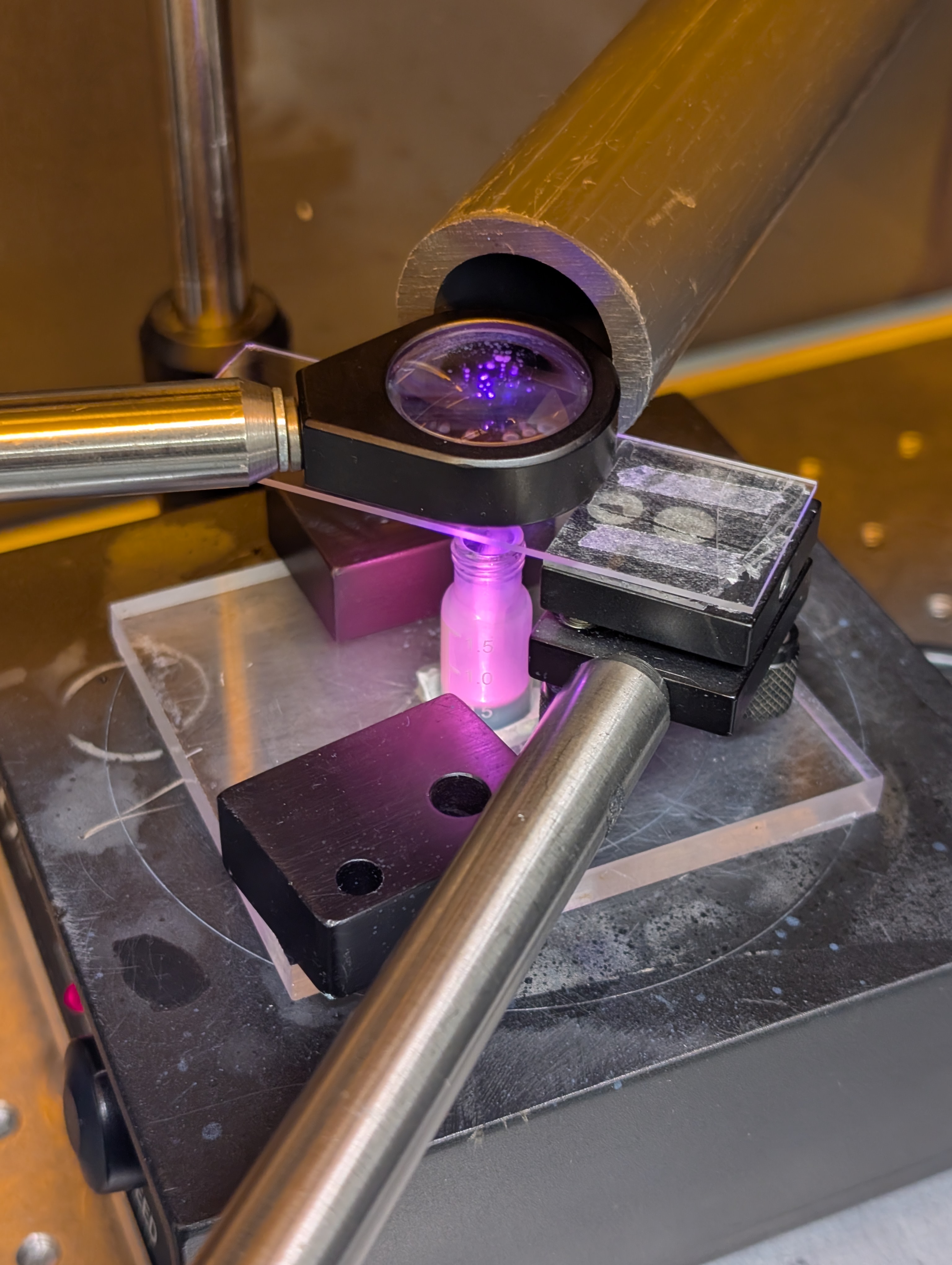 Femtosecond laser setup for TiO2 defect engineering